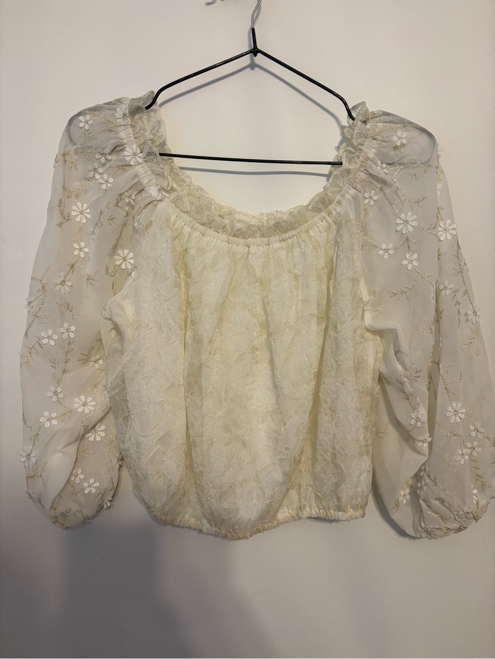Cream Floral Embroidered Puff Sleeve Blouse NWOT